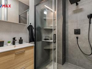 Prodej bytu 3+kk, Pardubice - Zelené Předměstí, Benešovo náměstí, 57 m2