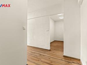 Prodej bytu 3+kk, Pardubice - Zelené Předměstí, Benešovo náměstí, 57 m2
