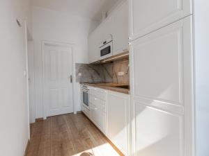 Pronájem bytu 1+1, Praha, 5. května, 43 m2