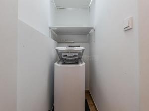 Pronájem bytu 1+1, Praha, 5. května, 43 m2