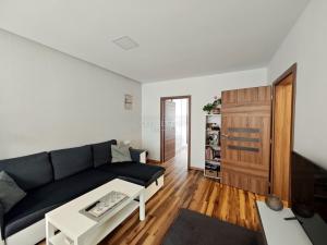 Pronájem bytu 2+1, Karlovy Vary, Krymská, 56 m2