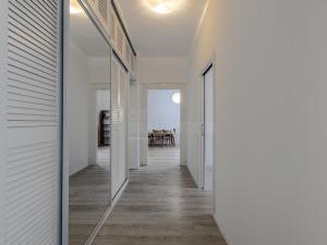 Pronájem bytu 2+1, Praha - Žižkov, Ambrožova, 68 m2