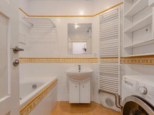 Pronájem bytu 2+1, Praha - Žižkov, Ambrožova, 68 m2