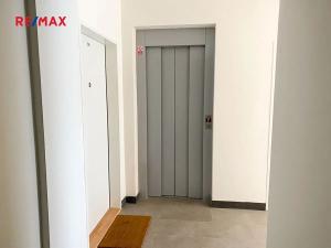 Prodej bytu 1+kk, Praha - Libeň, náměstí Dr. Václava Holého, 29 m2