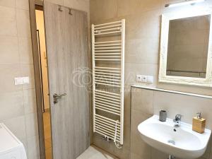 Pronájem bytu 2+kk, Praha - Jinonice, Kloudova, 56 m2
