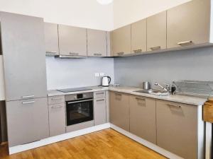 Pronájem bytu 2+kk, Praha - Vinohrady, Rumunská, 57 m2