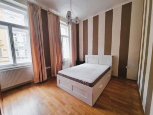 Pronájem bytu 2+kk, Praha - Vinohrady, Rumunská, 57 m2