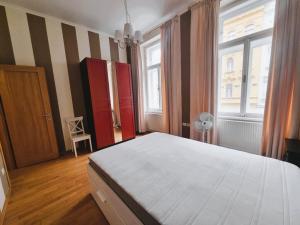Pronájem bytu 2+kk, Praha - Vinohrady, Rumunská, 57 m2