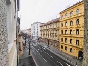 Pronájem bytu 2+kk, Praha - Vinohrady, Rumunská, 57 m2