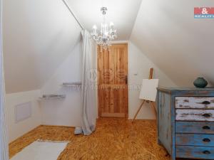 Prodej rodinného domu, Libá, 320 m2