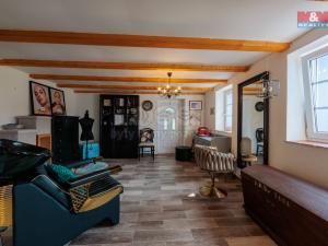 Prodej rodinného domu, Libá, 320 m2