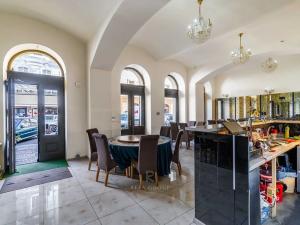 Prodej obchodního prostoru, Praha - Staré Město, Kaprova, 531 m2