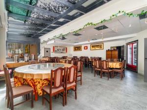 Prodej obchodního prostoru, Praha - Staré Město, Kaprova, 531 m2