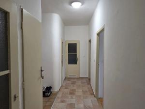 Pronájem bytu 2+1, Hradec Králové, Smetanovo nábřeží, 76 m2