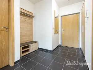 Pronájem bytu 3+kk, Praha - Vysočany, Ocelářská, 82 m2