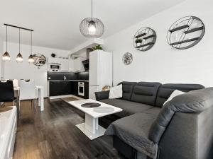 Prodej bytu 2+kk, Praha - Dolní Měcholupy, Honzíkova, 57 m2