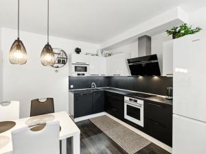 Prodej bytu 2+kk, Praha - Dolní Měcholupy, Honzíkova, 57 m2