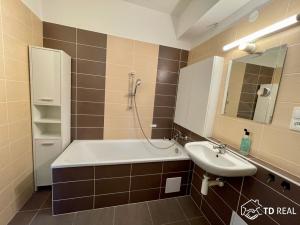 Pronájem bytu 3+kk, Brno, Křehlíkova, 63 m2