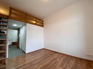Pronájem bytu 1+kk, Praha - Vysočany, Freyova, 20 m2