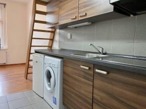 Pronájem bytu 1+kk, Praha - Vysočany, Freyova, 20 m2