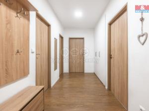 Prodej bytu 3+1, Huštěnovice, 84 m2