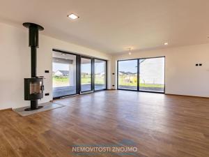 Prodej rodinného domu, Hevlín, 200 m2