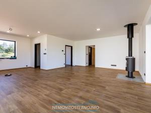 Prodej rodinného domu, Hevlín, 200 m2