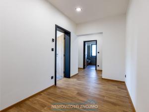 Prodej rodinného domu, Hevlín, 200 m2