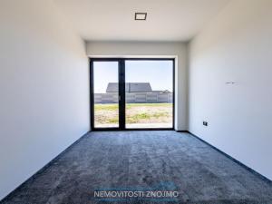 Prodej rodinného domu, Hevlín, 200 m2
