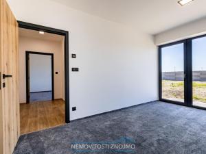 Prodej rodinného domu, Hevlín, 200 m2