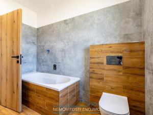 Prodej rodinného domu, Hevlín, 200 m2
