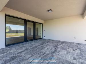 Prodej rodinného domu, Hevlín, 200 m2