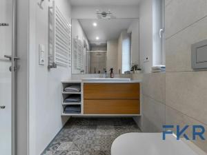 Prodej bytu 4+kk, Praha - Libeň, Zenklova, 97 m2