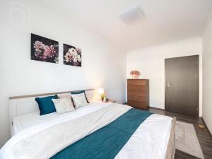 Pronájem bytu 2+kk, Praha - Dolní Měcholupy, Honzíkova, 54 m2