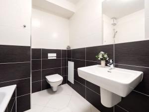 Pronájem bytu 2+kk, Praha - Dolní Měcholupy, Honzíkova, 54 m2