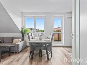 Prodej bytu 2+kk, Nehvizdy, Pražská, 66 m2