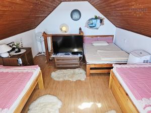 Prodej chaty, Kralupy nad Vltavou, U Studánky, 28 m2