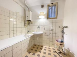 Prodej bytu 3+1, Praha - Žižkov, Biskupcova, 83 m2