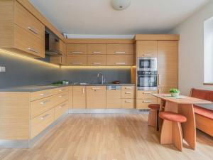 Prodej bytu 2+kk, Mníšek pod Brdy, V Edenu, 54 m2