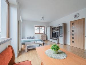 Prodej bytu 2+kk, Mníšek pod Brdy, V Edenu, 54 m2