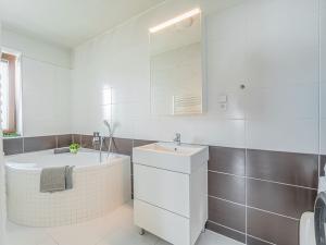 Prodej bytu 2+kk, Mníšek pod Brdy, V Edenu, 54 m2