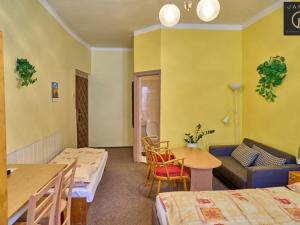 Prodej ubytování, Žatec, Oblouková, 409 m2