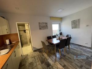 Prodej rodinného domu, Hlohovec, Hlavní, 267 m2