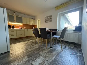 Prodej rodinného domu, Hlohovec, Hlavní, 267 m2