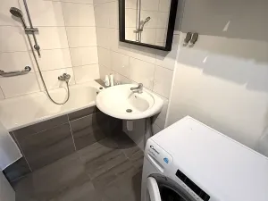 Pronájem bytu 3+1, Praha - Kobylisy, Frýdlantská, 73 m2