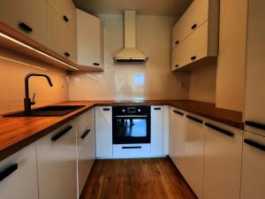 Pronájem bytu 4+kk, Jesenice, Lomená, 81 m2