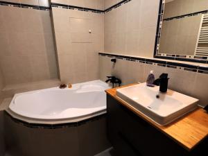 Pronájem bytu 4+kk, Jesenice, Lomená, 81 m2