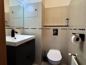 Pronájem bytu 4+kk, Jesenice, Lomená, 81 m2