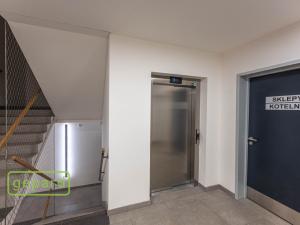 Pronájem bytu 2+kk, Praha - Smíchov, Holečkova, 63 m2