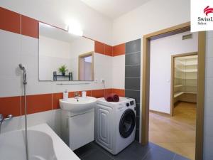 Prodej bytu 2+kk, Praha - Kunratice, Dobronická, 54 m2